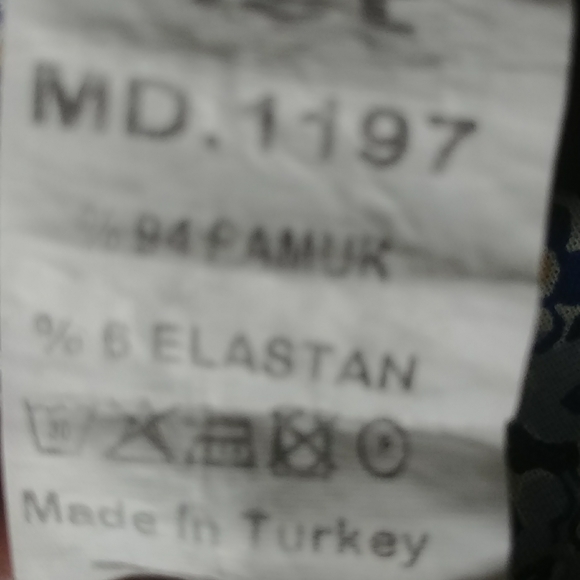 WILL IT ONE OF A KIND BLACK TWO EYES ARE WATCHING T-SHIRT FROM INSIDE A ZIPPER - Picture 7 of 7